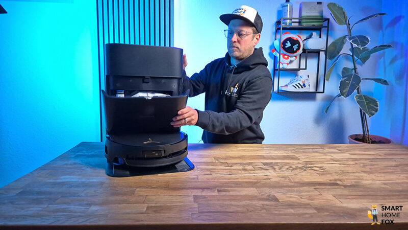 Die OMNI-Station des ECOVACS DEEBOT X9 PRO OMNI mit markierten Auto-Funktionen.